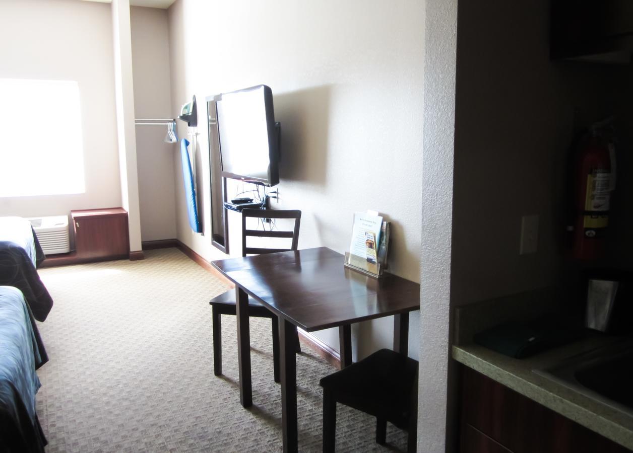 Bell'S Extended Stay And Suites Saint Robert Exterior photo