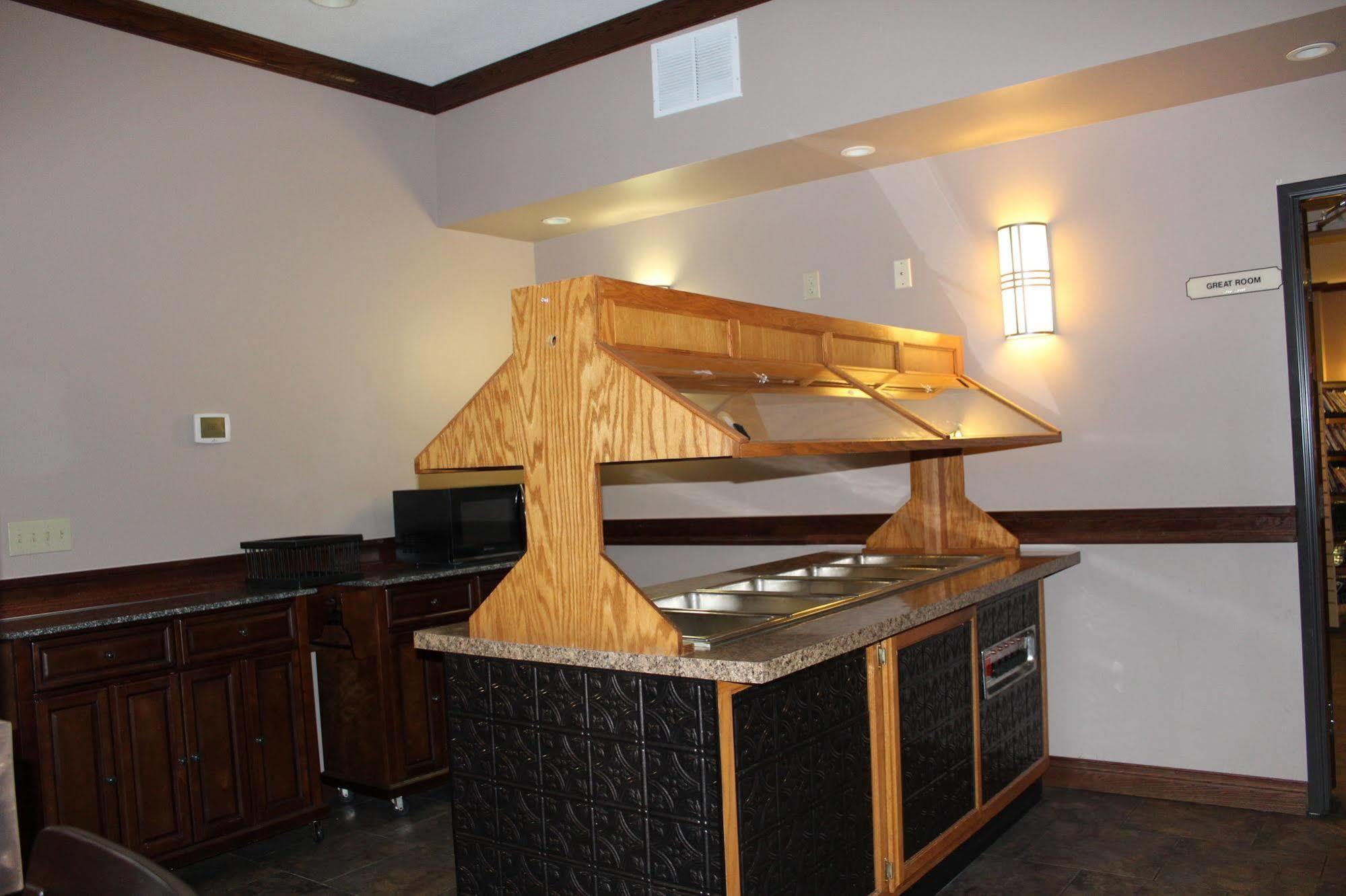 Bell'S Extended Stay And Suites Saint Robert Exterior photo