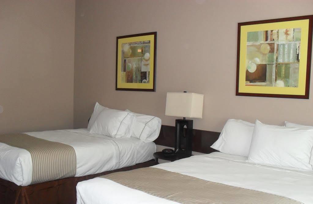 Bell'S Extended Stay And Suites Saint Robert Exterior photo